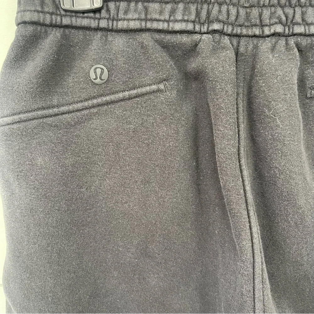 Lululemon loungeful high rise shorts 7” black women’s size‎ 0